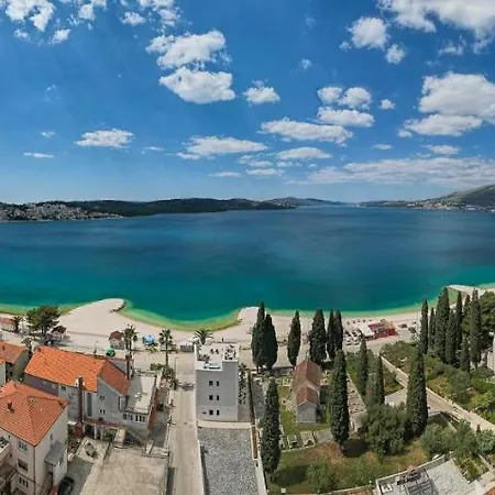 Palm Springs 公寓 *